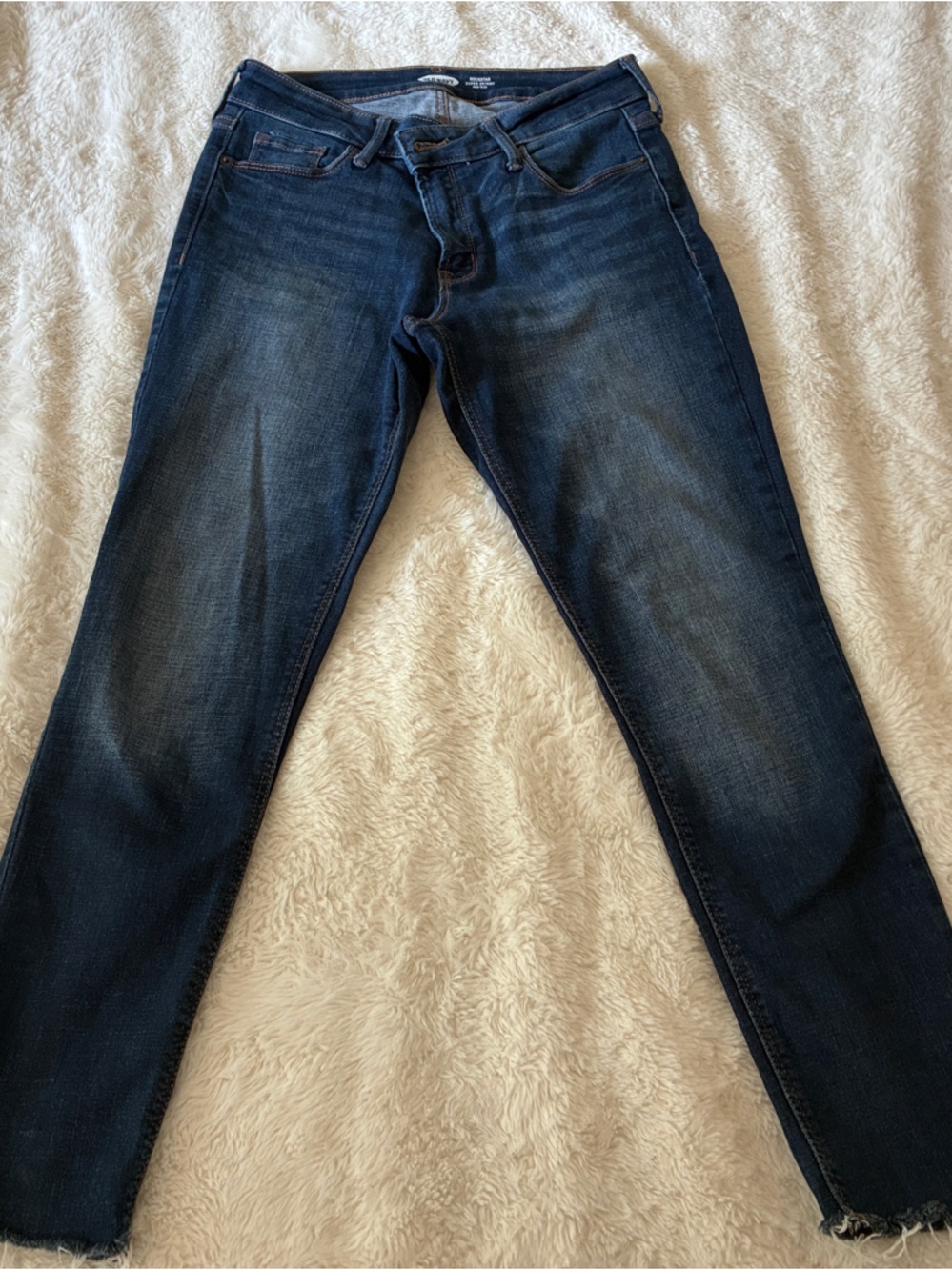 Old Navy Size 6 women’s Skinny Jeans - Dark Blue Wash
